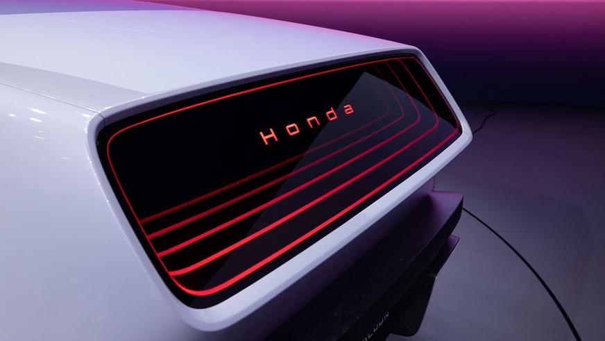 Honda показала электроседан в стиле Lamborghini