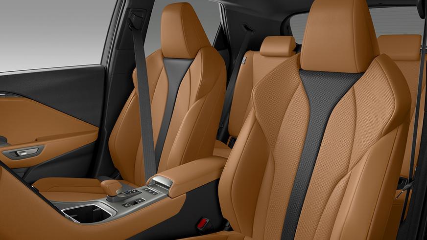 У Lexus появился небольшой, но злой кроссовер на механике