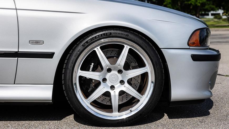 За доработанную BMW M5 (E39) готовы отдать 70 тысяч долларов