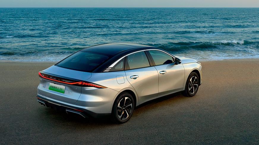 Geely начала продажи недорогого гибридного седана Galaxy L6 Geely начала продажи недорогого гибридного седана Galaxy L6