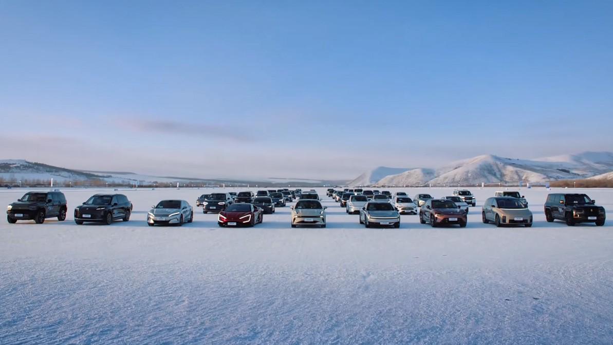 Қытайда электромобильдер қысқы сынақтан өтті