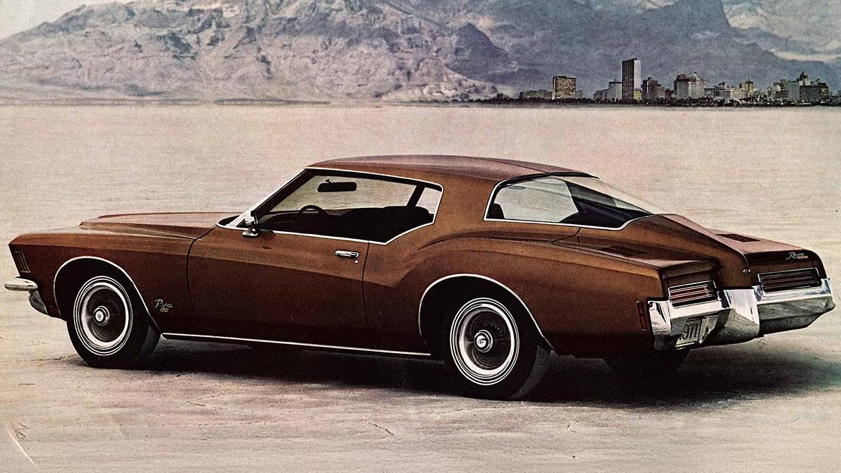 Buick Riviera 1971 года — сзади почти бэтмобиль и недорого