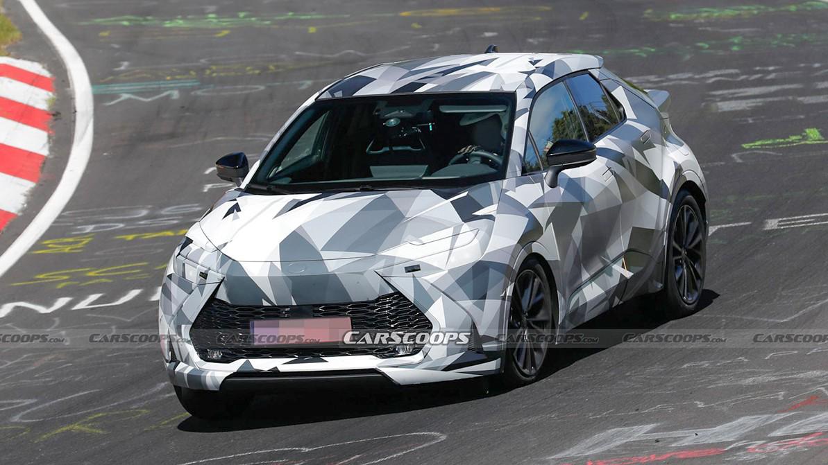 Кроссовер Toyota C-HR вышел на завершающие тесты перед премьерой