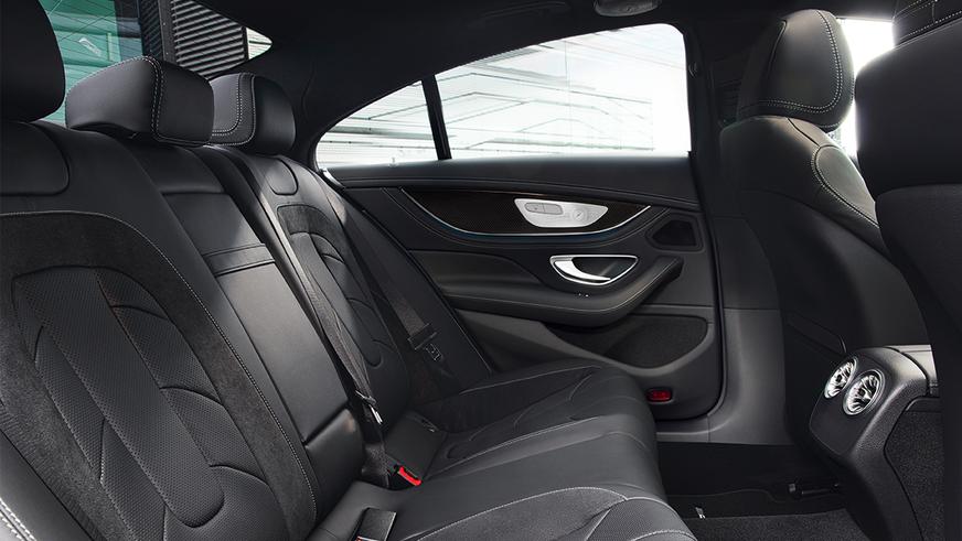 Mercedes-Benz CLS обновили второй раз за год