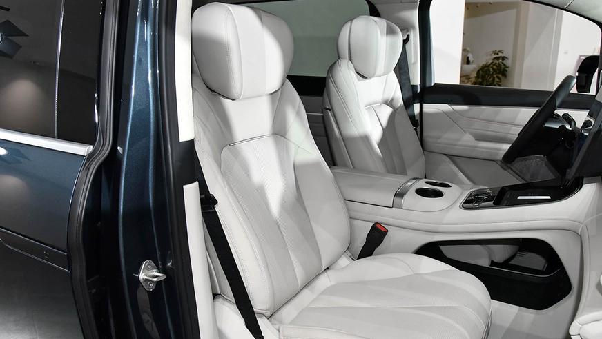 Geely открыла в КНР приём заказов на вэн V900