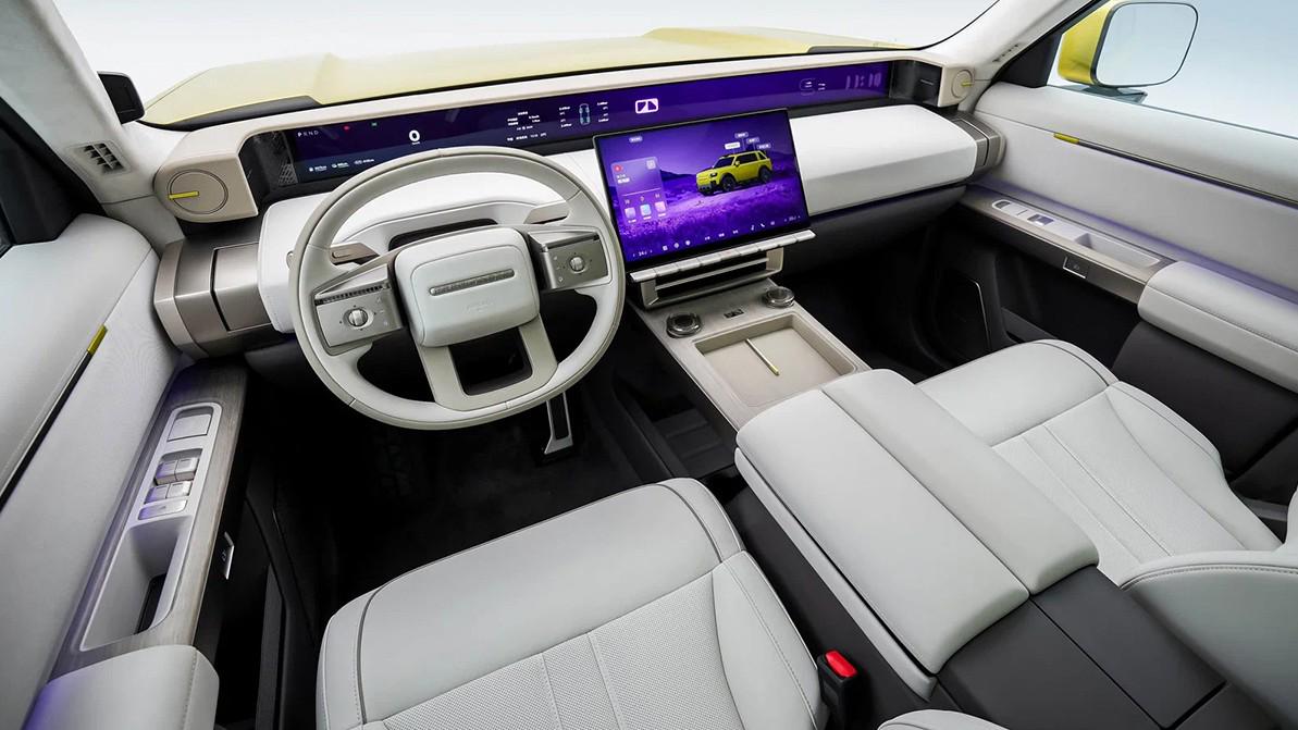 Каким получился интерьер Freelander 8 от Land Rover и Chery