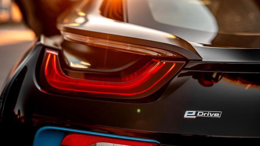 Интересные объявления на Kolesa.kz: от Mercedes-Benz 300 SEL до BMW i8