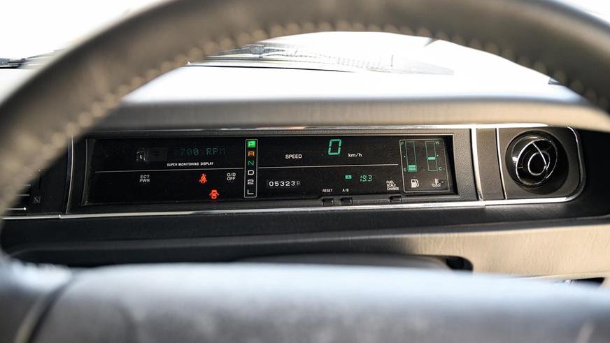 Необычный катафалк продали на торгах в США