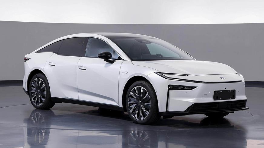 Электроседан Toyota bZ7 поступил в продажу по цене от 12.8 млн тенге