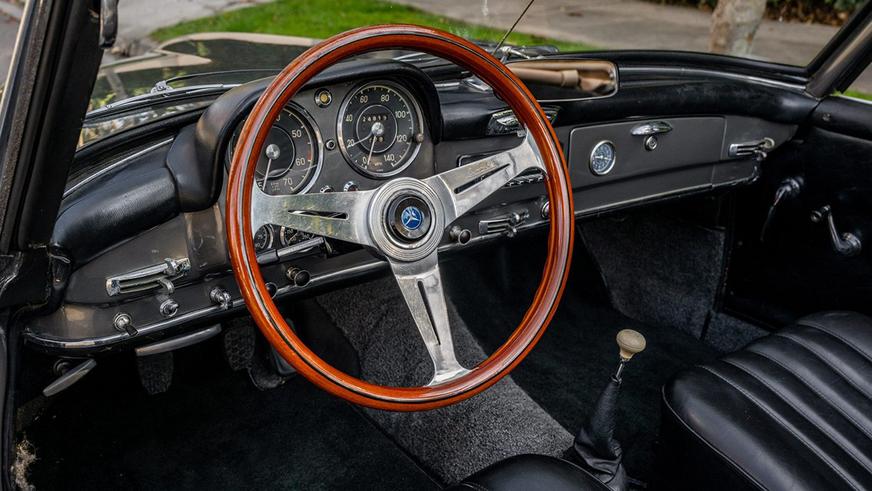 Mercedes-Benz 190 SL на торгах: 50 лет в одних руках и неизвестный пробег