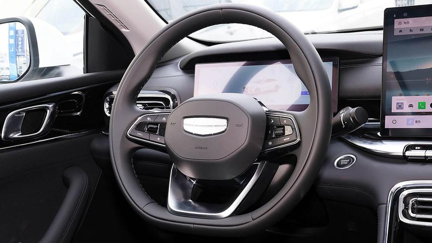 В Китае назвали цены на Geely Emgrand нового поколения