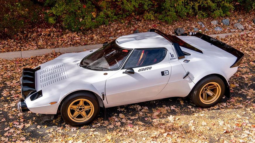 Качественную реплику культовой Lancia Stratos продают с аукциона