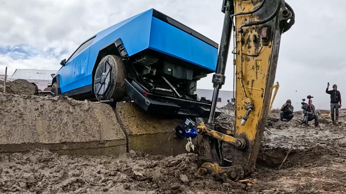 Киберкрак! В каких случаях алюминиевая рама Cybertuck не выдержит нагрузки