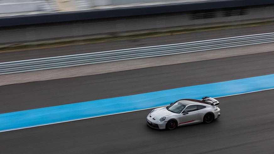 Обновлённый Porsche 911 прибыл в Казахстан
