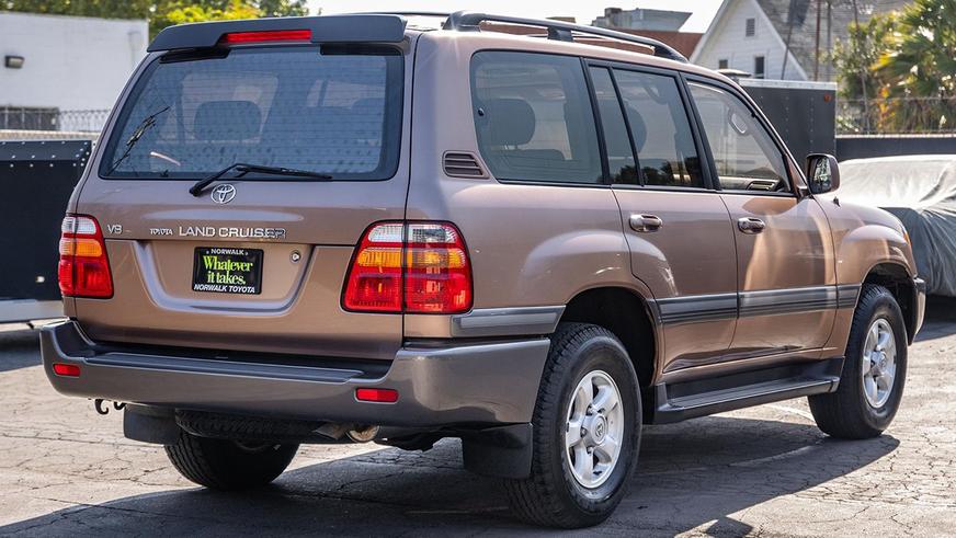 Во сколько оценят Land Cruiser 100 почти без пробега