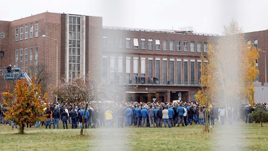 Volkswagen может закрыть не два, а три завода в Германии и уволить десятки тысяч рабочих