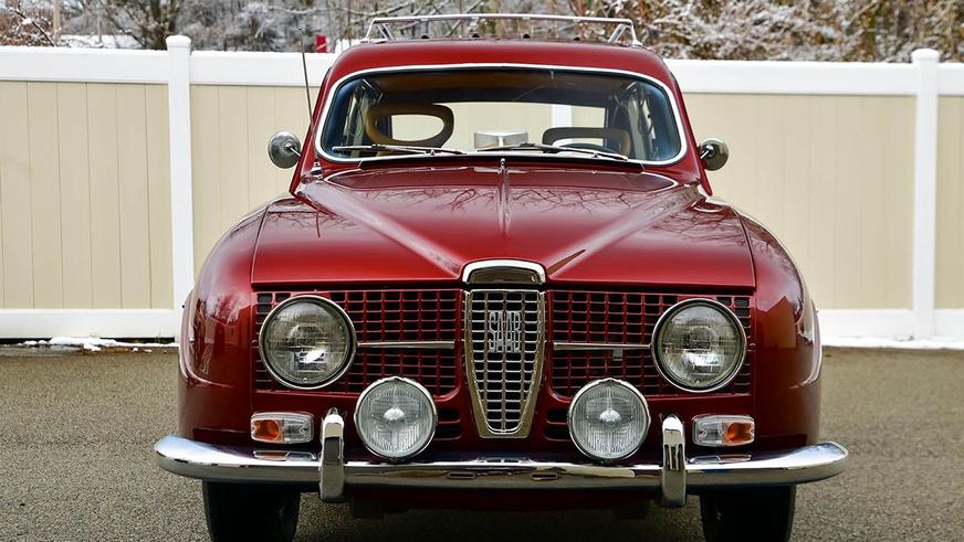 Классический универсал Saab пустят с молотка