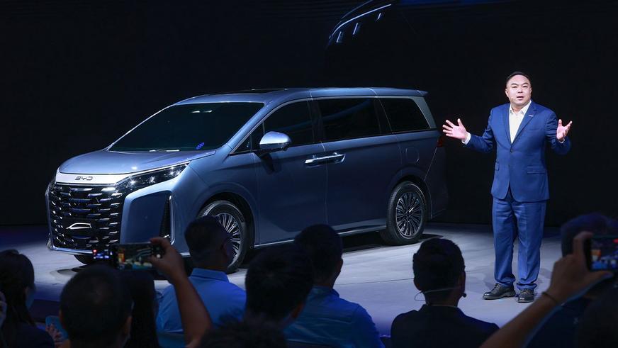 BYD открыл приём заказов на новый минивэн Xia