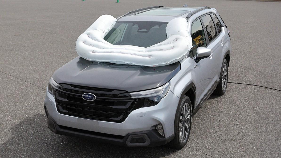 Subaru Forester получил эйрбэг для велосипедистов