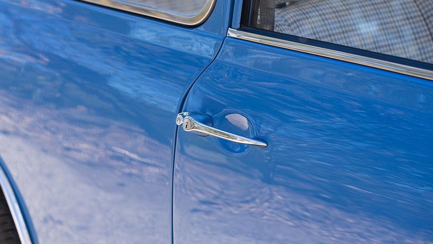 Классический Mini превратили в 300-сильный электромобиль