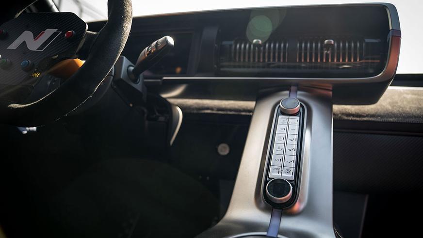 Hyundai выпустит более 20 электрических новинок, включая суперкар