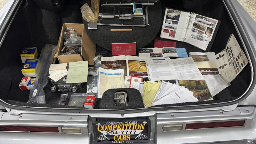 Раритетный Cadillac Fleetwood 1976 года выставлен на торги