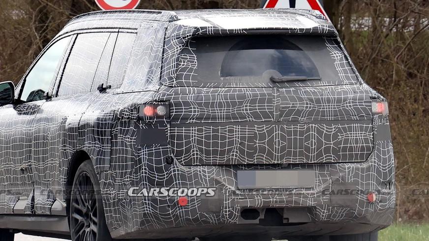 Новый BMW X7 получит электрическую версию