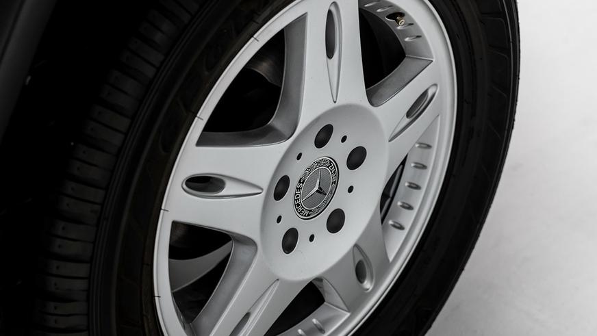 С молотка пустят новый гелик 2002 года выпуска