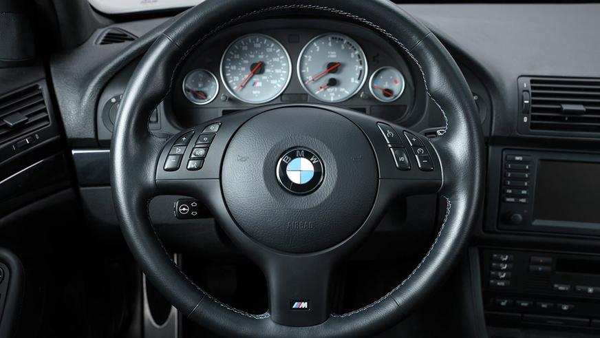 За BMW M5 (E39) готовы отдать более 100 000 долларов
