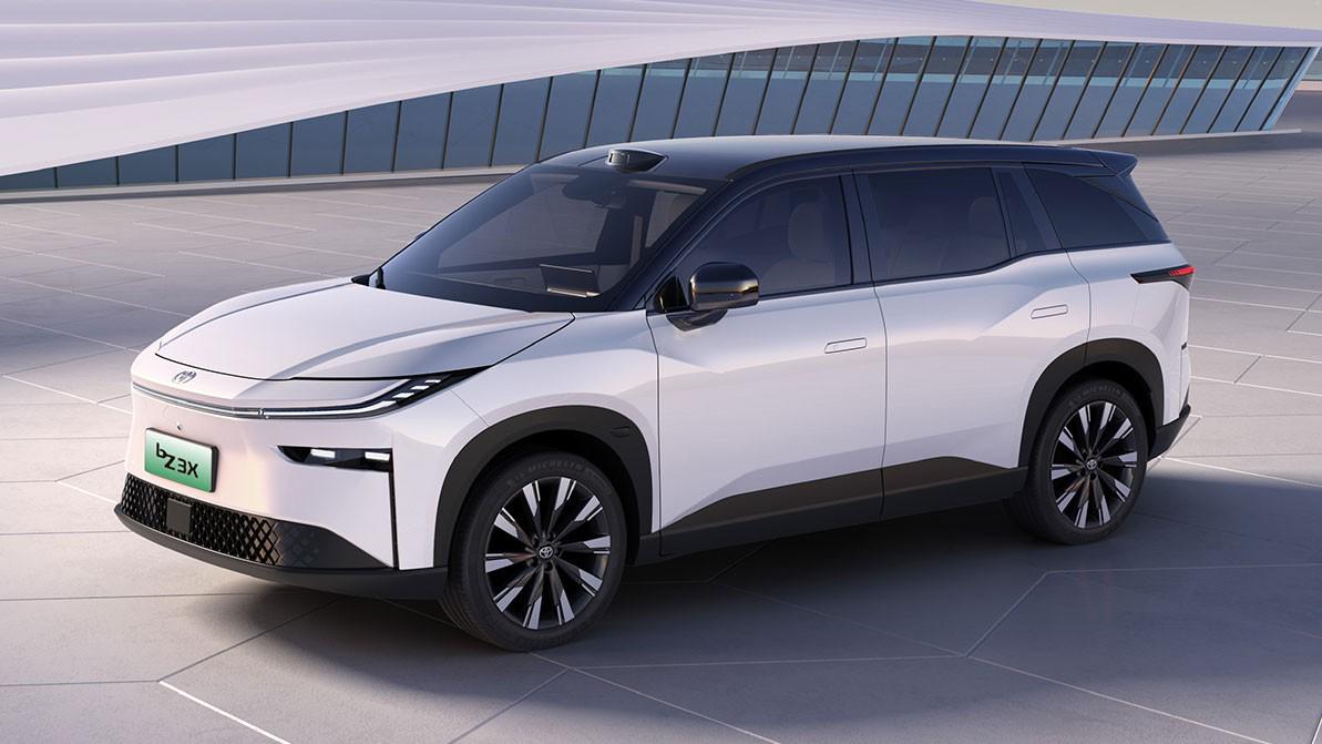 Toyota жаңа кроссоверіне алдын ала тапсырыс қабылдай бастады