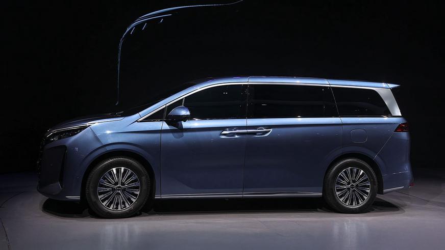 BYD открыл приём заказов на новый минивэн Xia