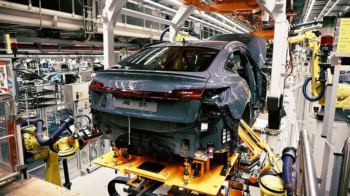 Электрический Audi Q8 может уйти на покой раньше времени