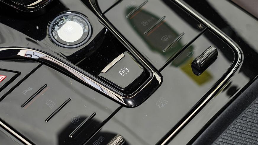 Представлено обновлённое семейство BYD Han: богаче и дешевле