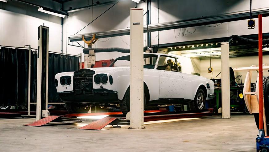 Старый Rolls-Royce Corniche стал необычным универсалом
