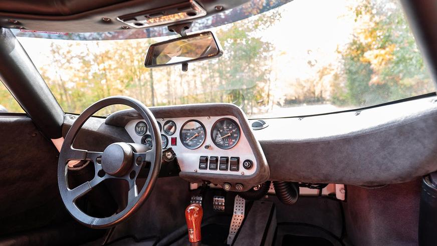 Качественную реплику культовой Lancia Stratos продают с аукциона