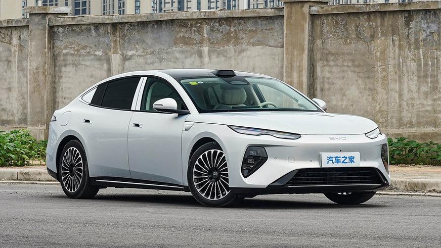 Продажи большого седана BYD начались в Китае от 13.8 млн тенге