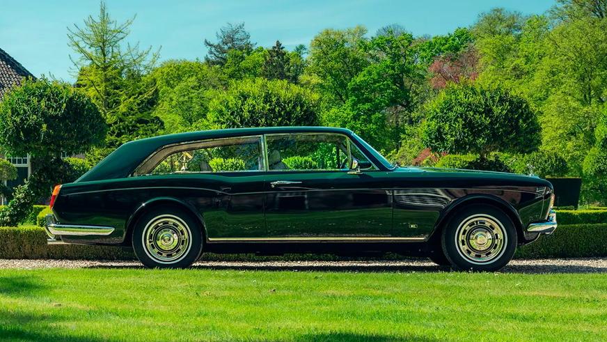 Старый Rolls-Royce Corniche стал необычным универсалом