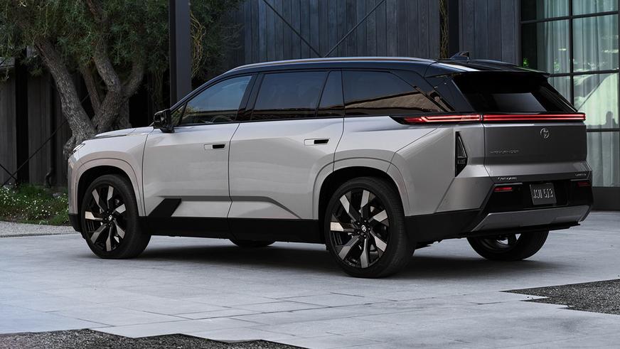 Toyota показала новый Highlander. Это электромобиль