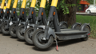 Нарушителей на электросамокатах будут выявлять уличные камеры