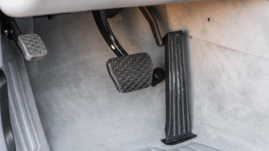 На торги выставили почти новую BMW 740iL (E38) 2000 модельного года