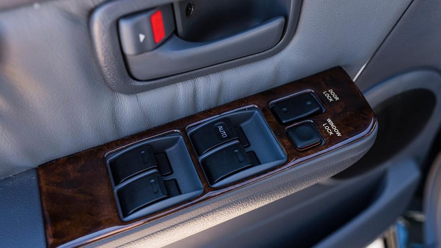 В США продают Toyota Land Cruiser 80 по цене «трёхсотки»