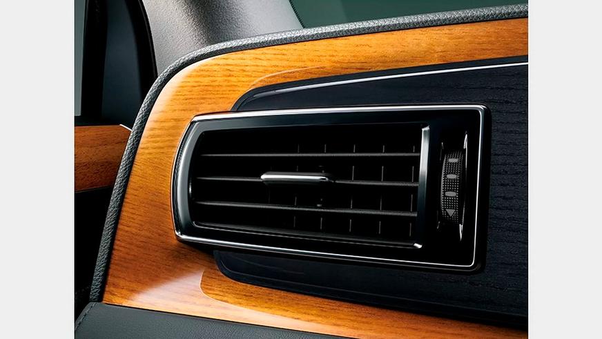 Седан Century обновился и ощутимо вырос в цене