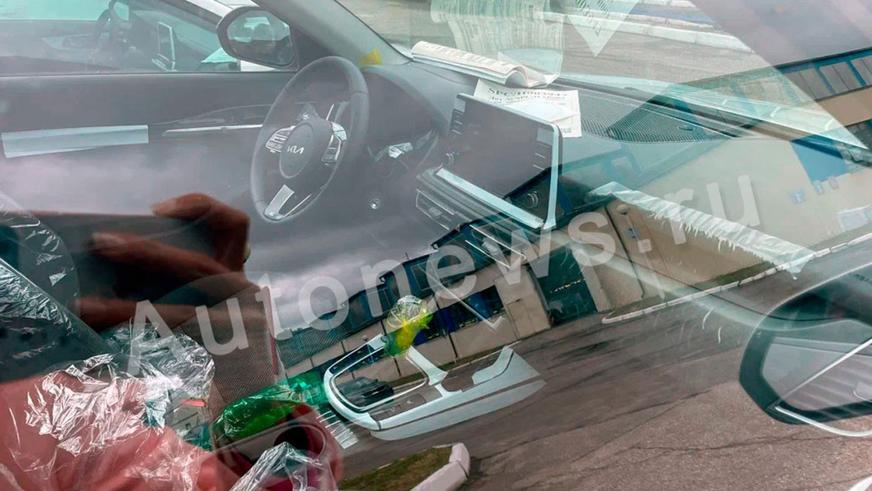 Сотни новых Kia простаивают в&nbsp;Калининграде второй год