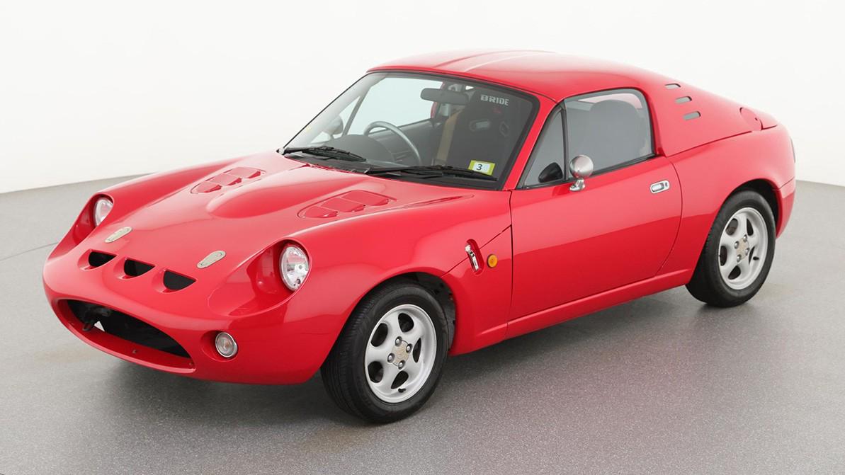 На продажу выставлена Mazda, которая притворяется Ferrari