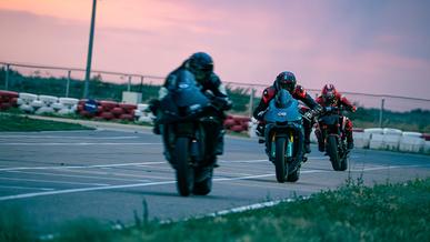 Гонки выходного дня: Sokol SBK Cup и драг-рейсинг