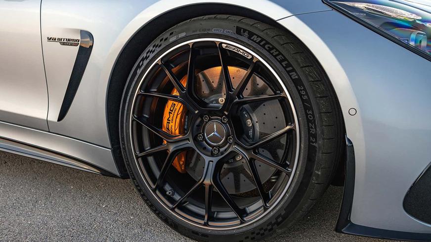 Представлено новое купе Mercedes-AMG GT