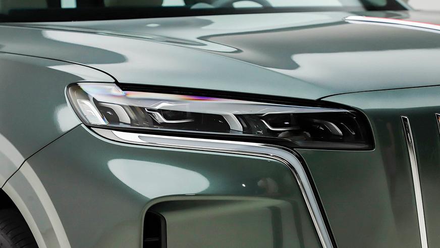 Hongqi HS6 стал самым дальнобойным гибридным кроссовером