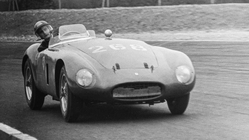 Сгоревший много лет назад Ferrari продали почти за два миллиона долларов