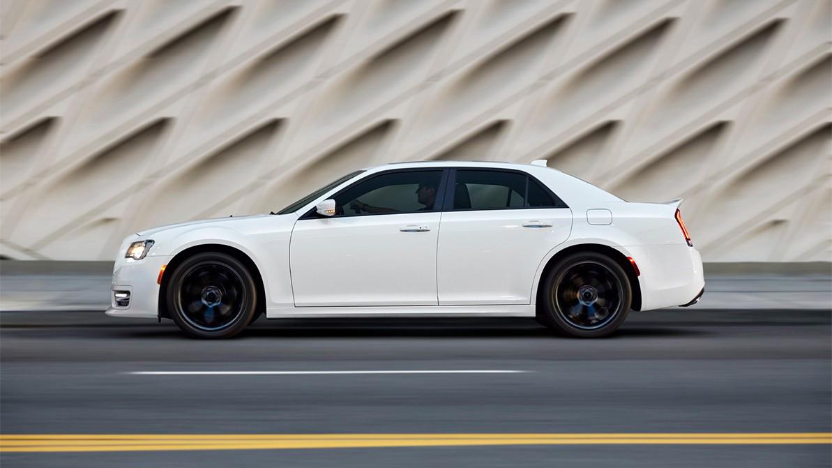 Chrysler 300С обновился напоследок