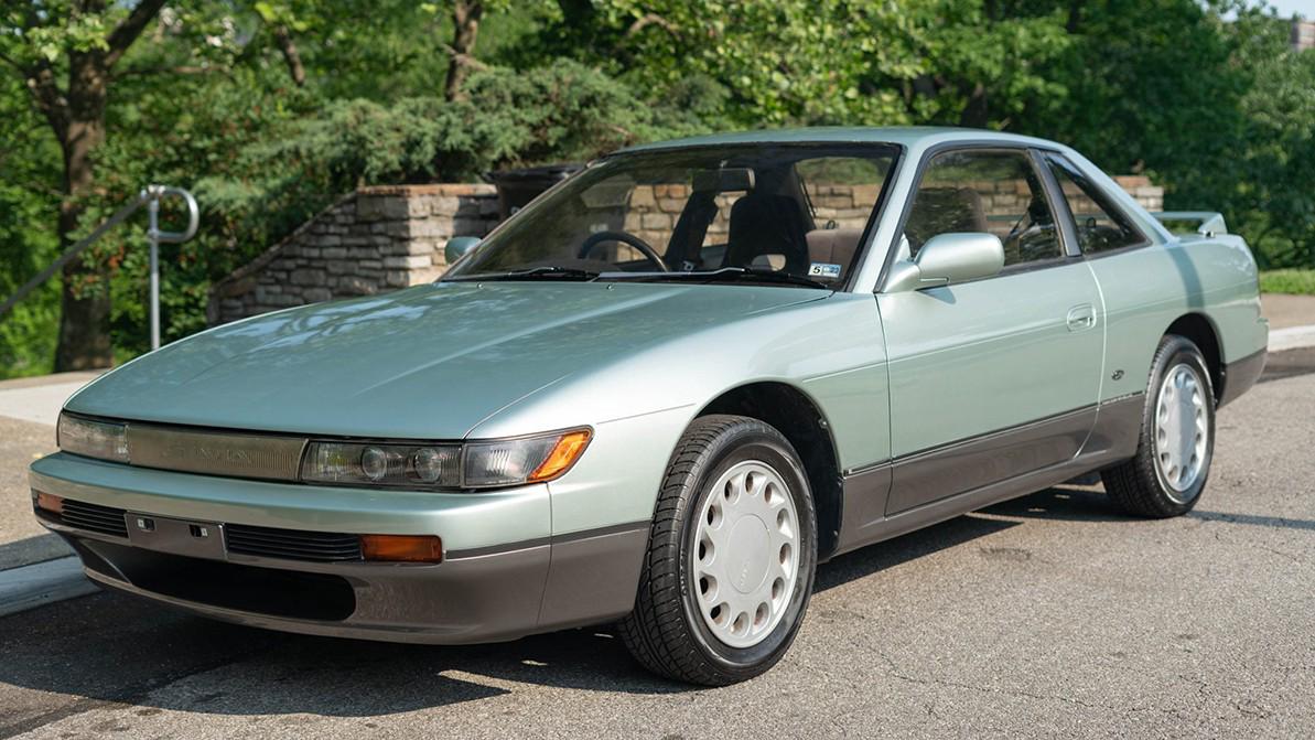Стандарт Nissan Silvia S13 сатылады